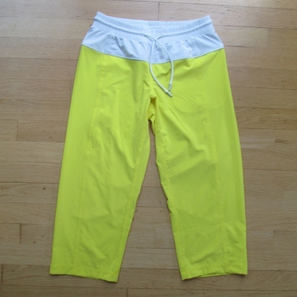 Lululemon Step Lively Crop Capri Pants Yellow - Picture 2 of 7